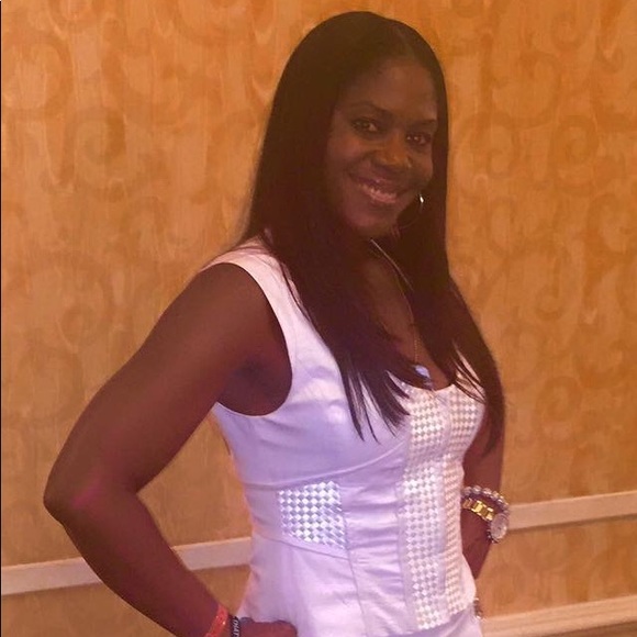 Meet your Posher, Lisa - Picture 7 of 8